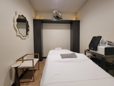 60-minute Deep Tissue or Swedish Massage with Aromatherapy  - New Touch Massage