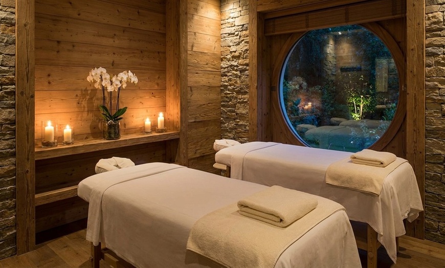Image 3: Up to 55% Off on Couples Massage at Esteem Beauty Spa & Massage