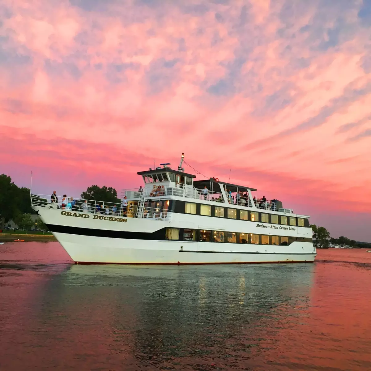 Fajita & Margarita River Cruise – Scenic St. Croix Views