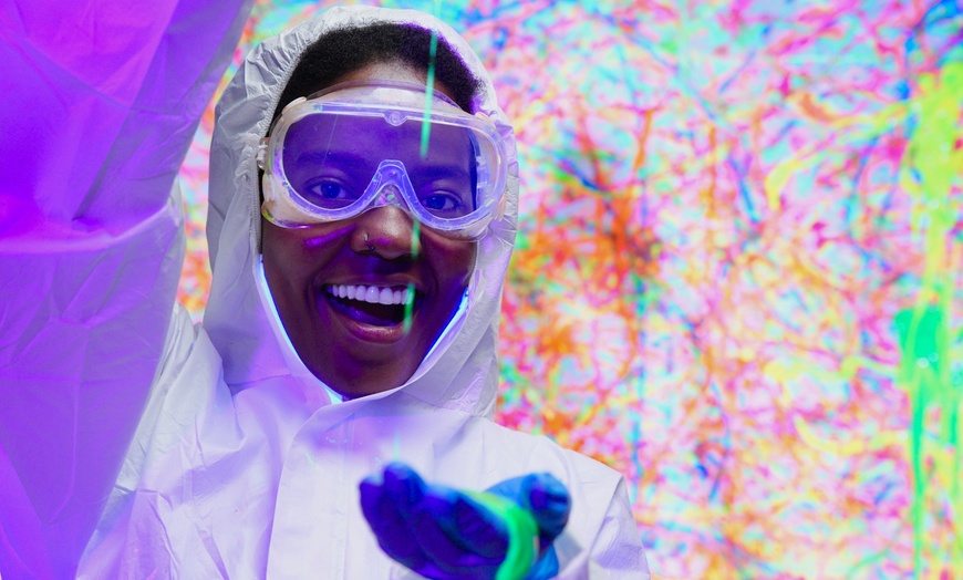 Image 2: Glow In The Dark Splatter Paint Class for 1-4 People