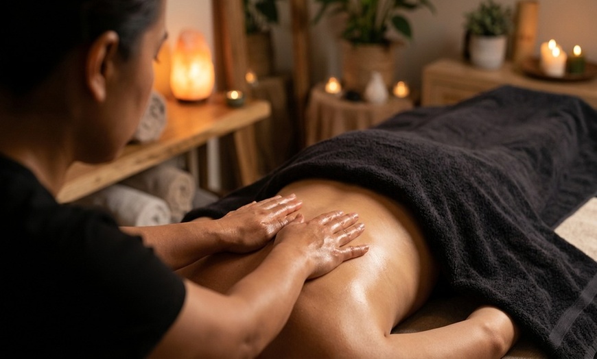 Image 7: Couples Massage with Hot Stones & Aromatherapy for Deep Relaxation
