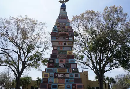 Monument of States