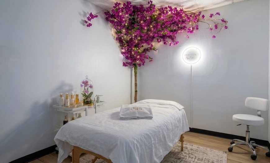 Image 2: Fountain Of Youth Facial with Lymphatic Drainage for Radiant Skin