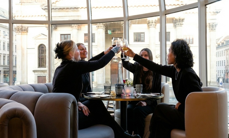 Image 2: Lunch am Sonntag mit Sektempfang im Hilton Berlin vom 08.02.-28.06.26