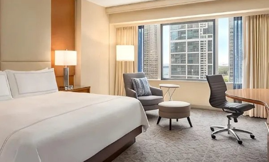 Image 16: 4-Star Downtown Chicago Hotel near Millennium Park
