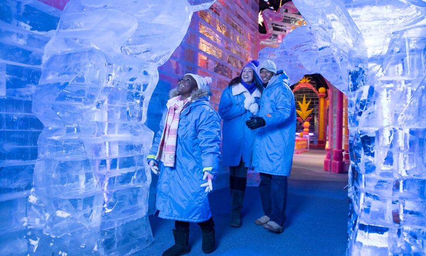 Image 3: ice!™ featuring Home Alone at Gaylord Opryland Resort