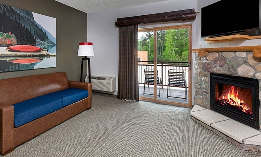 Image 20: Great Wolf Lodge Poconos Indoor Water Park Resort