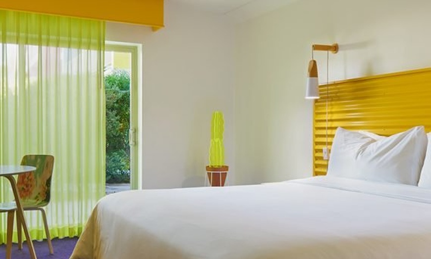 Image 12: Palm Springs Hotel with Pool, Spa & Mountain Views