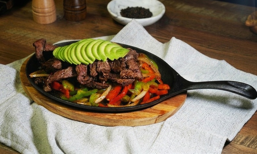 Image 4: Curated Evening Dining Experience