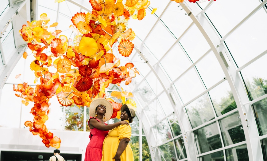 Image 10: Space Needle & Chihuly Garden Discount Tickets