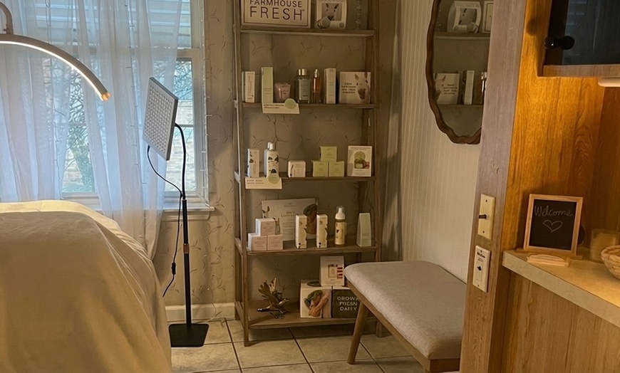 Image 6: Customized Relaxation & Hot Stone Massages (60 or 75 Minutes)