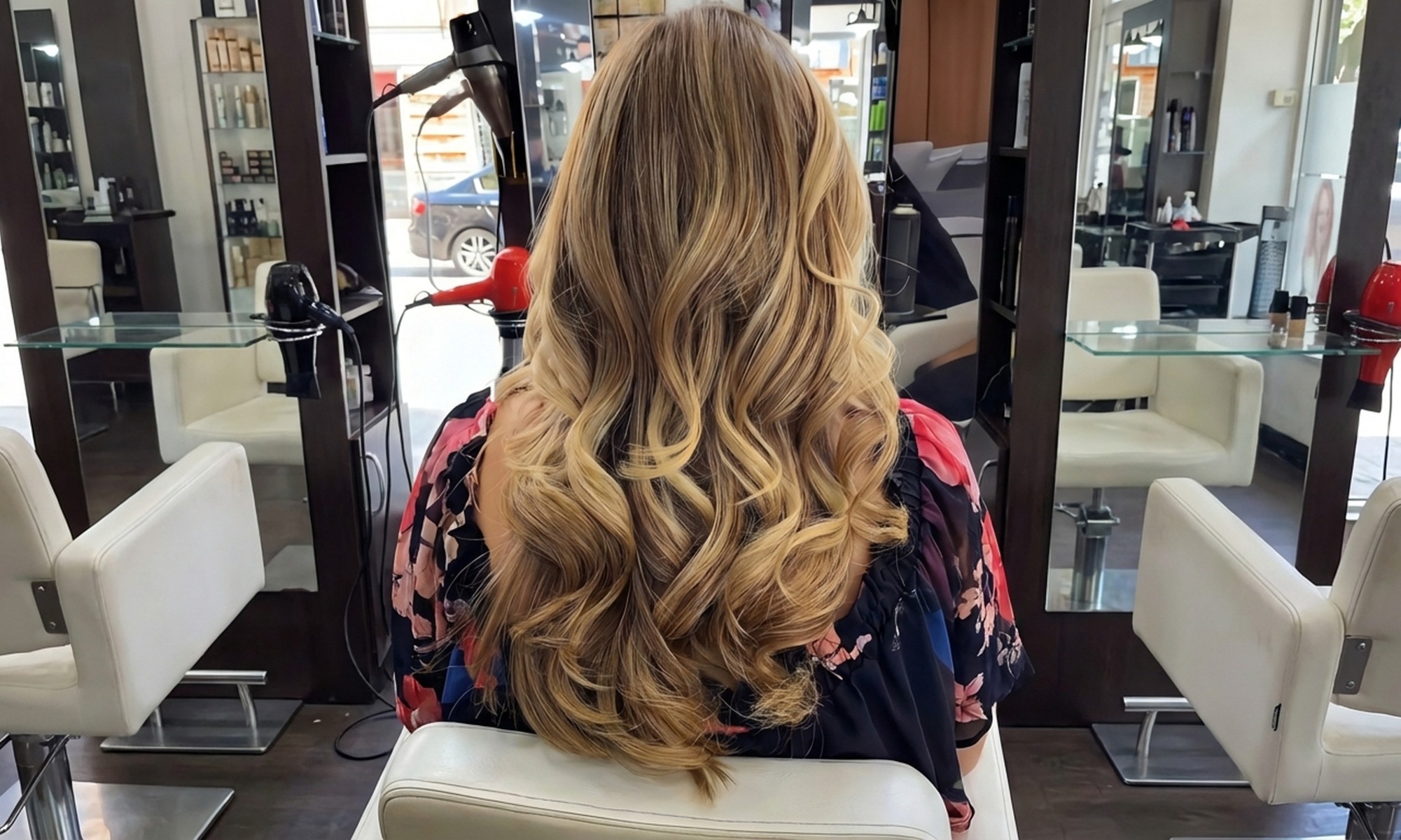 Damen-Haarschnitt inkl. Waschen & Föhnen für 1 Person