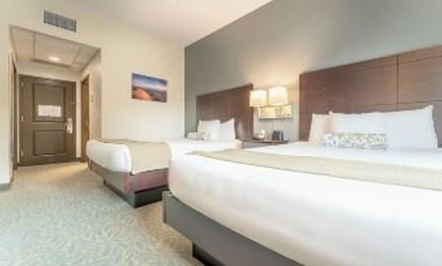 Image 21: Stowe VT Hotel with Pool, Bowling & Mini Golf