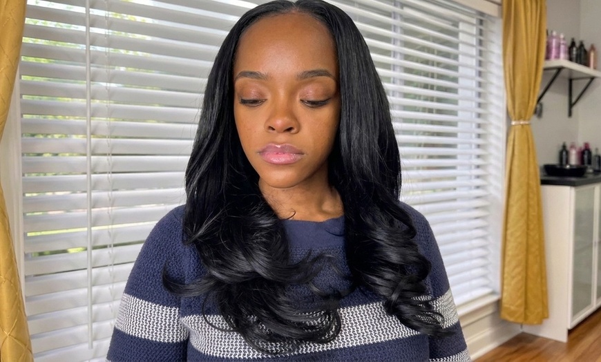 Image 2: Achieve Smooth, Polished Hair