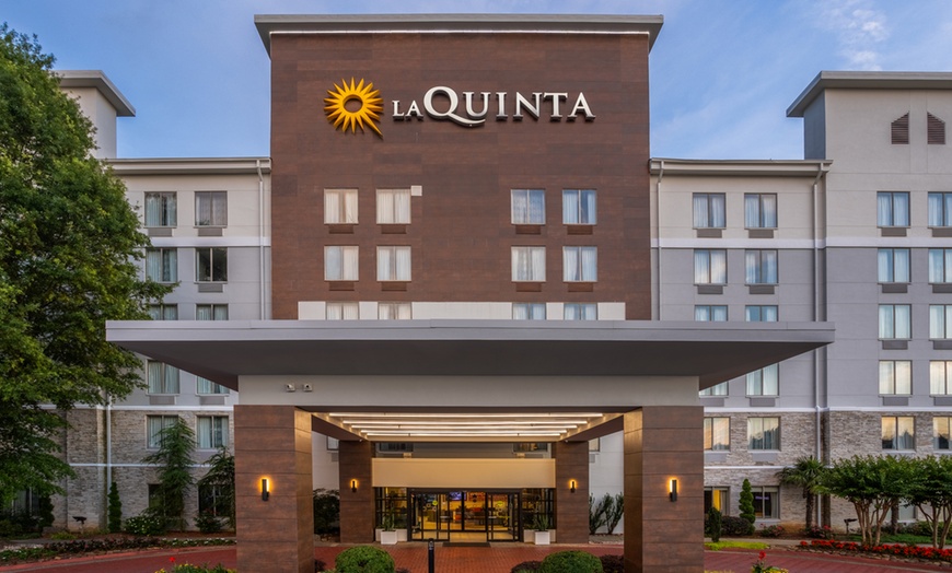 Image 18: Atlanta Airport Hotel with Free Breakfast & Shuttle