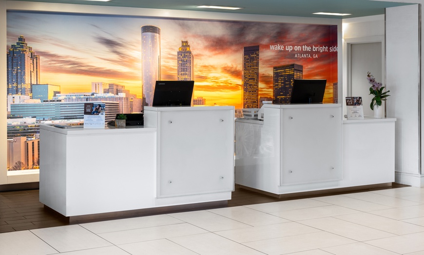 Image 4: Atlanta Airport Hotel with Free Breakfast & Shuttle
