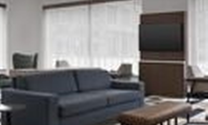 Image 12: Downtown Indianapolis Hotel with Free Breakfast