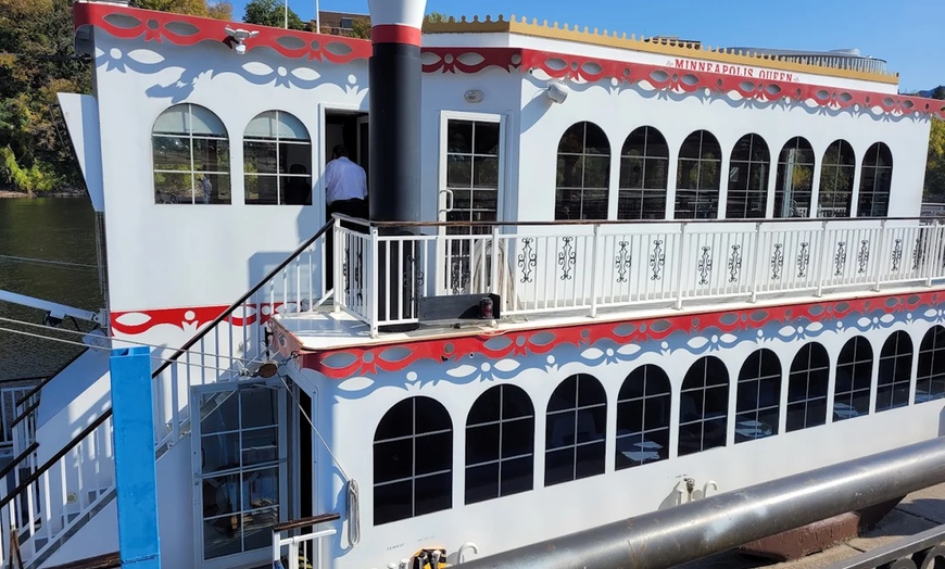 Image 11: Mississippi River Cruises: Dining/Sightseeing on the Minneapolis Queen