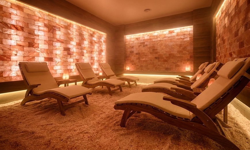 Image 2: Clear up Your Skin and Lungs with Halotherapy!