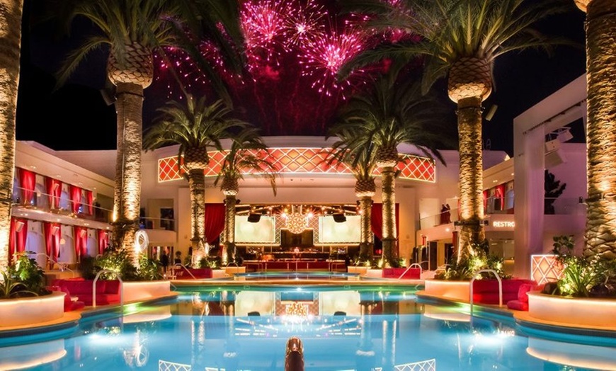 Image 28: 5-Star Caesars Palace Hotel Stay on the Las Vegas Strip 