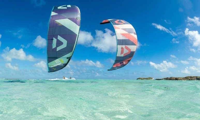 Clase grupal o semiprivada de kitesurf para 1 o 2 personas