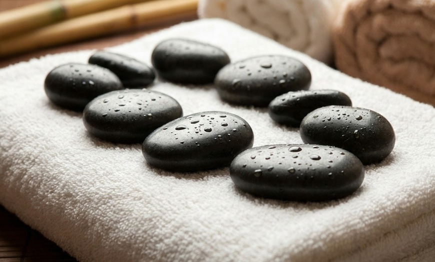 Image 4: Enjoy 60, or 90-min Pampering Packages with Customied Facial Option