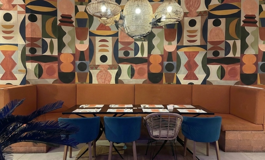 Image 8: Cata de 4 vinos frente al mar, maridados con torreznos, para 2 o 4 pax