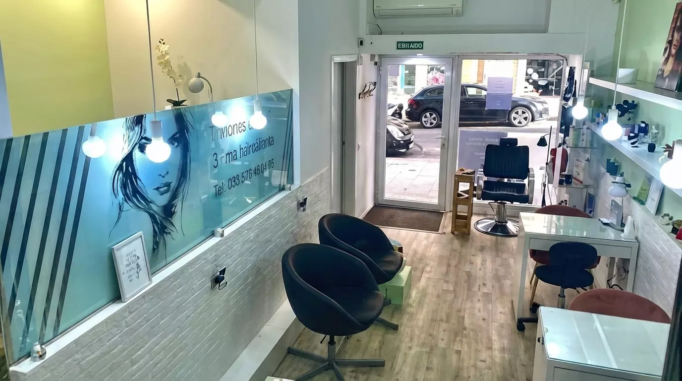 1 o 2 sesiones de microdermoabrasión con LED en Estética Esneda 54%