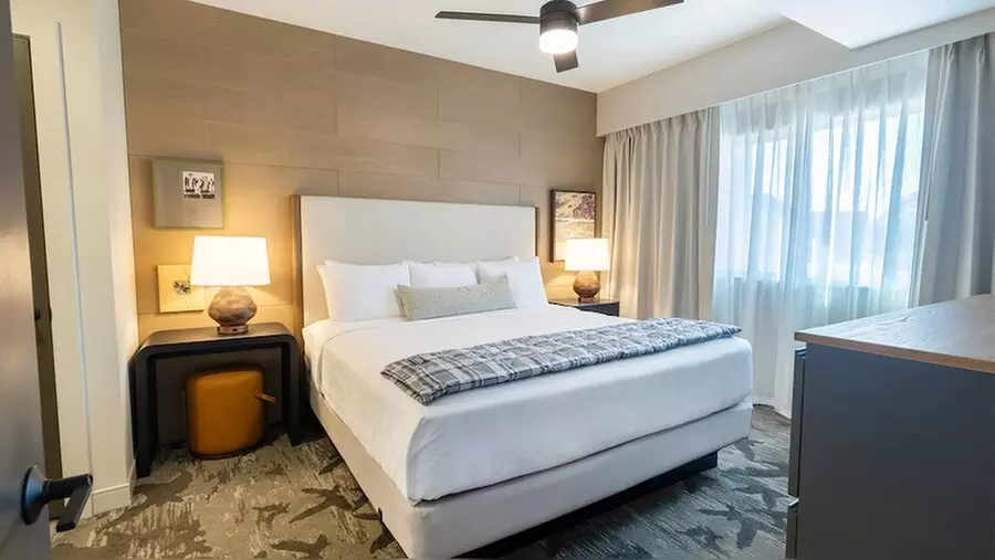 Eddie Bauer Studio Suite