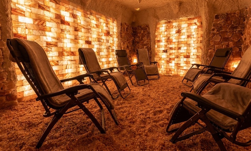 Image 4: Experience rejuvenation with 50-minute salt cave sessions