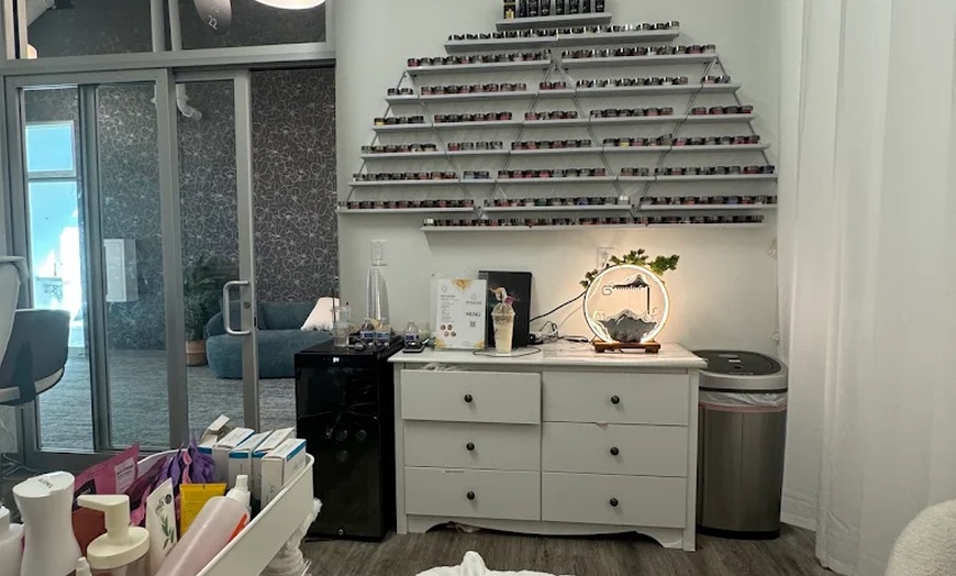Image 2: Relaxing Head Spa with Facial Treatment for Scalp Health