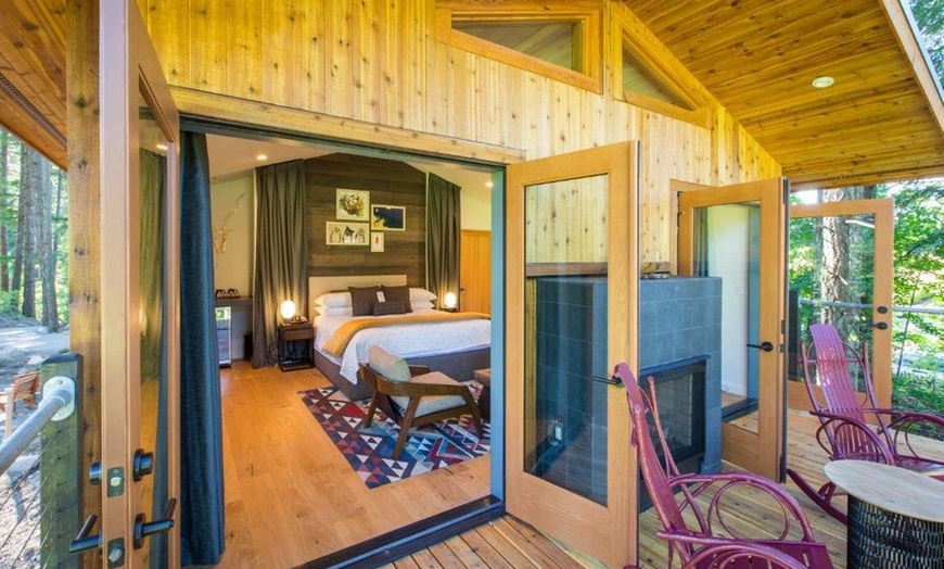 Image 18: Columbia River Gorge Lodge with Spa & Indoor Pool