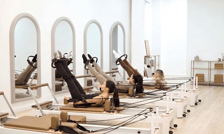 3 clases grupales de 50 minutos de pilates con máquinas reformer