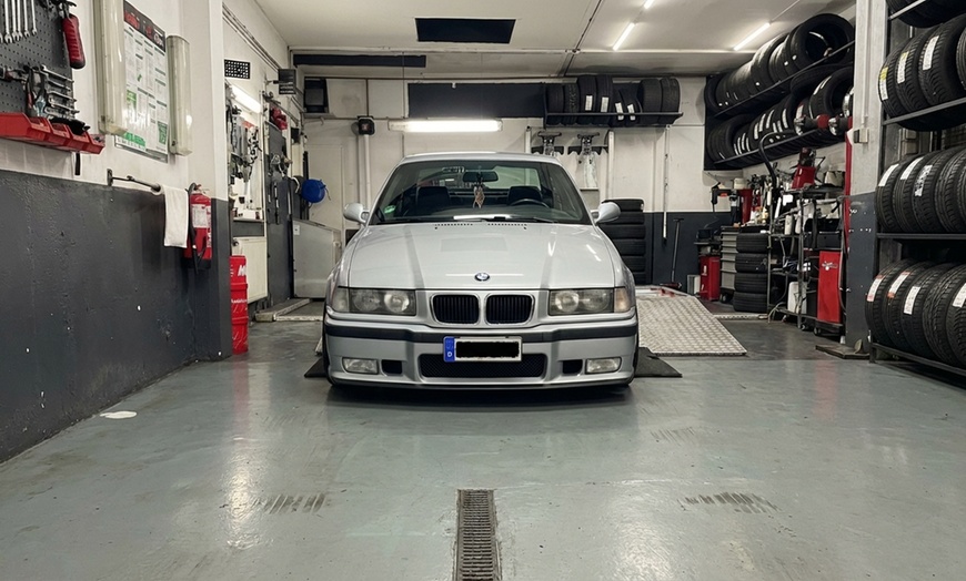 Image 3:  Innen- und/oder Außenaufbereitung für 1 Fahrzeug