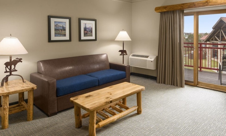 Image 19: Great Wolf Lodge Sandusky Indoor Water Park Resort