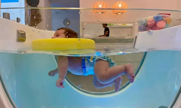 Spa para bebés de 0 a 12 meses con sesión de hidroterapia y masaje