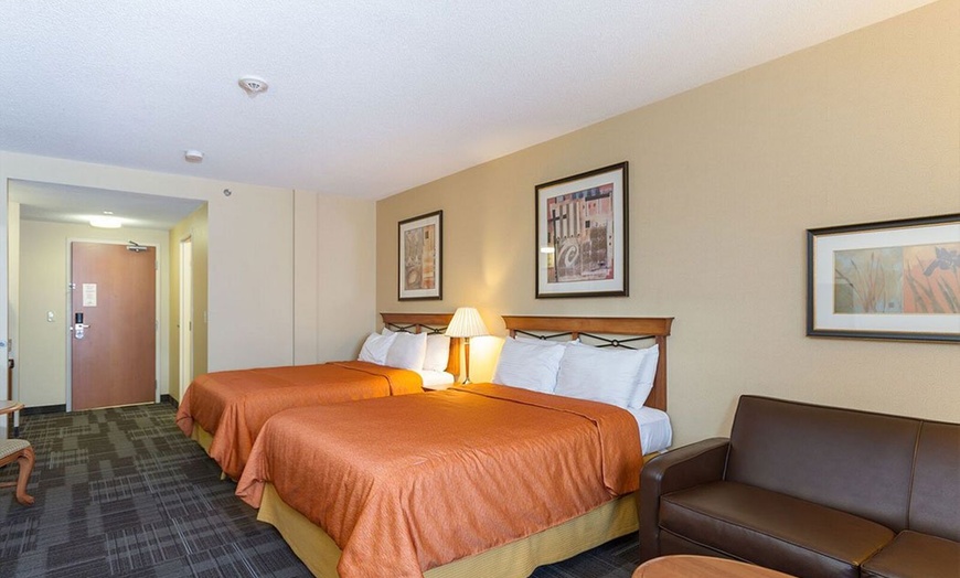 Image 11: Niagara Falls Resort with Indoor Waterpark and Spa
