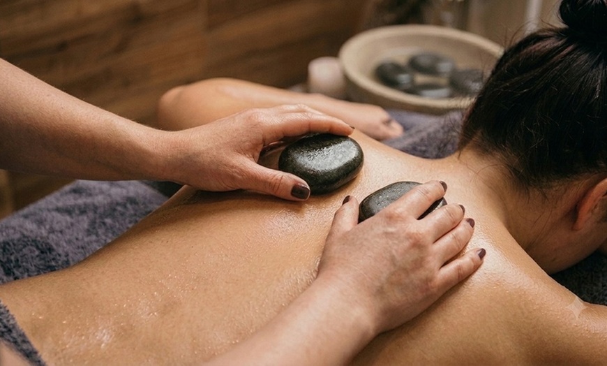 Image 2: 60- or 90-Min Swedish Body Massage with Hot Stones