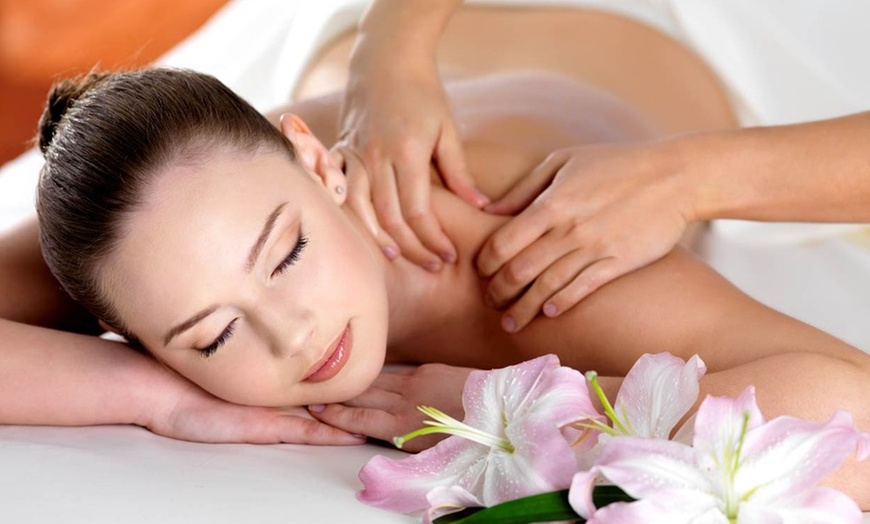 Image 4: Full Day of Beauty or Deluxe Day of Pampering Package Available