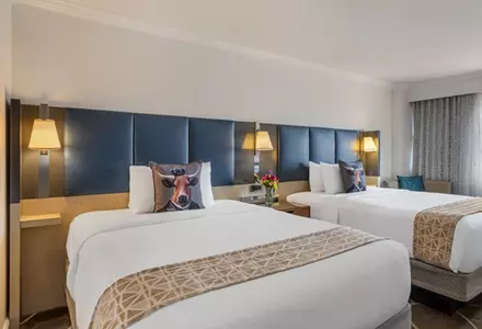 Deluxe Two Queens Room