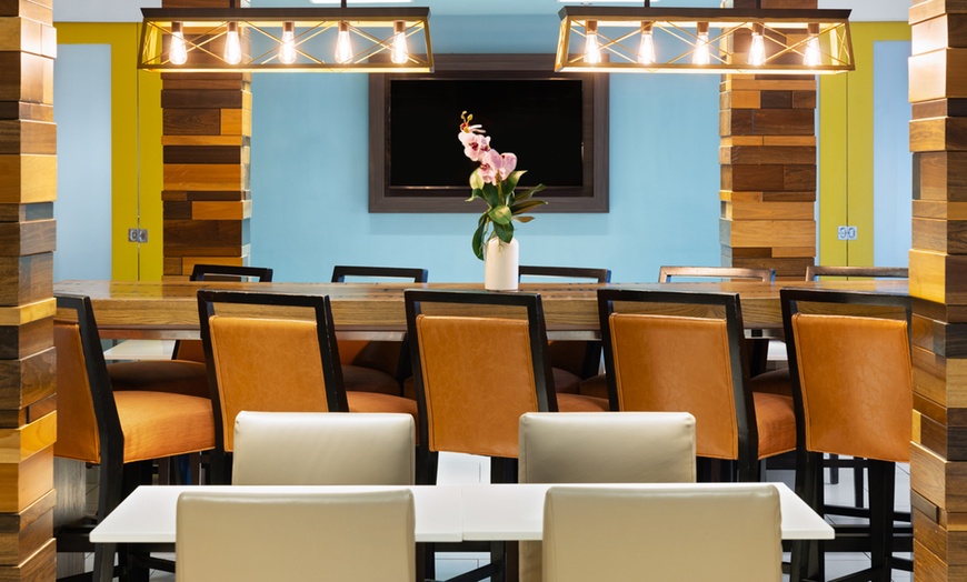 Image 14: Atlanta Airport Hotel with Free Breakfast & Shuttle