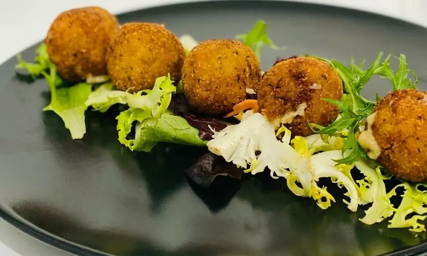 Delicias mediterráneas: menú clásico o prémium para 2 o 4 personas