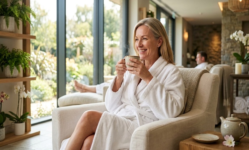Image 2: Escape to Relaxation: 55-Minute Couples Massage for Two or 50-minute Deep Tissue or Swedish Massage. Save Up to 34%