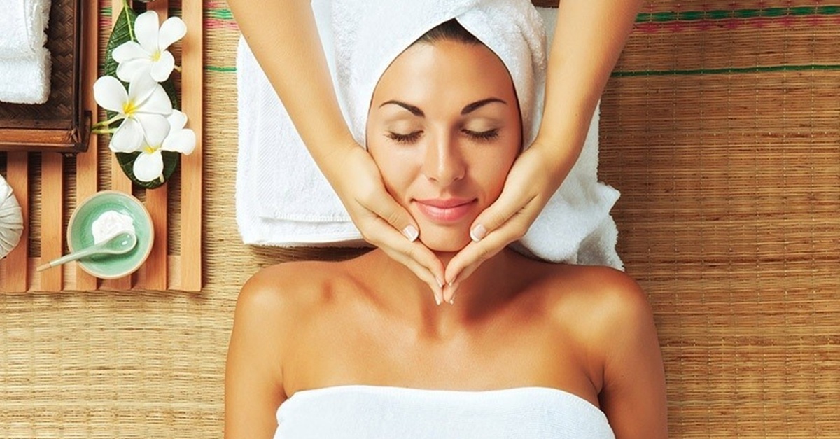 Tratamiento facial Glow o Luxury con aparatología en Madrid