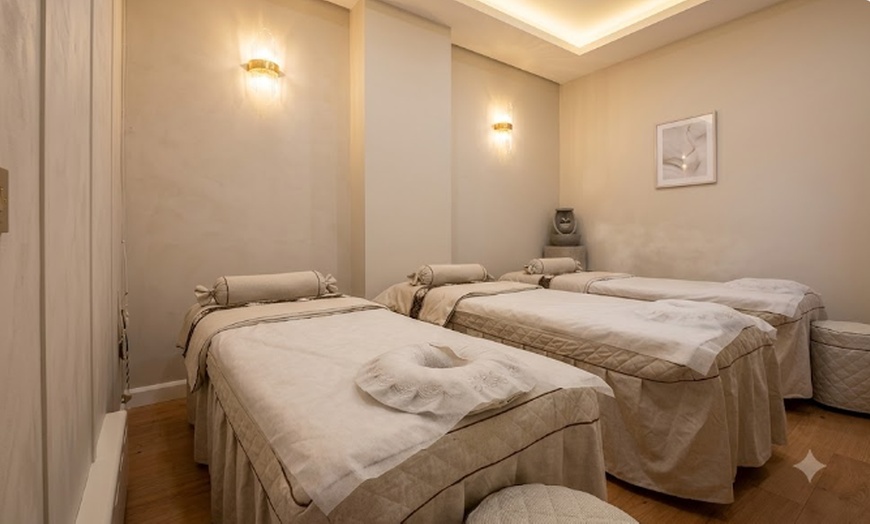 Image 4: Couples Swedish or Deep Tissue Massage with Hot Stones (60 or 90 Min)