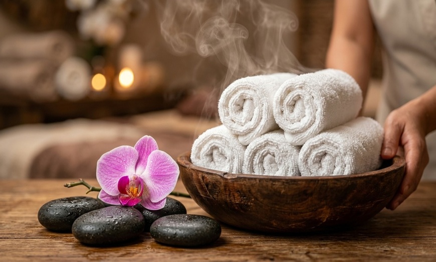 Image 2: Relaxing Massage with Hot Towel & Feet Exfoliation