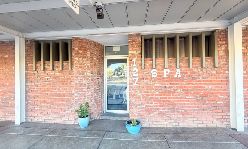 Image 6: 60, 90, or 120-Min Swedish or Therapeutic Massage with Hot Stones
