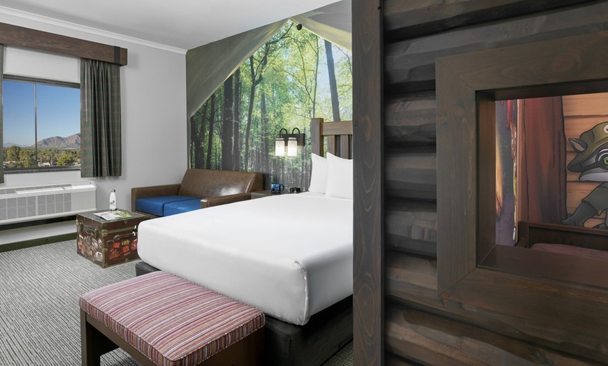 Image 21: Great Wolf Lodge Atlanta Indoor Water Park Resort