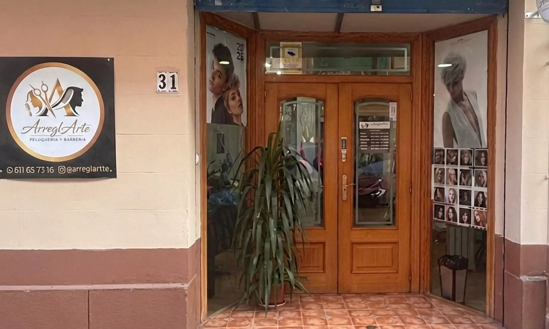 Manicura y/o pedicura con esmaltado semipermanente para 1 persona