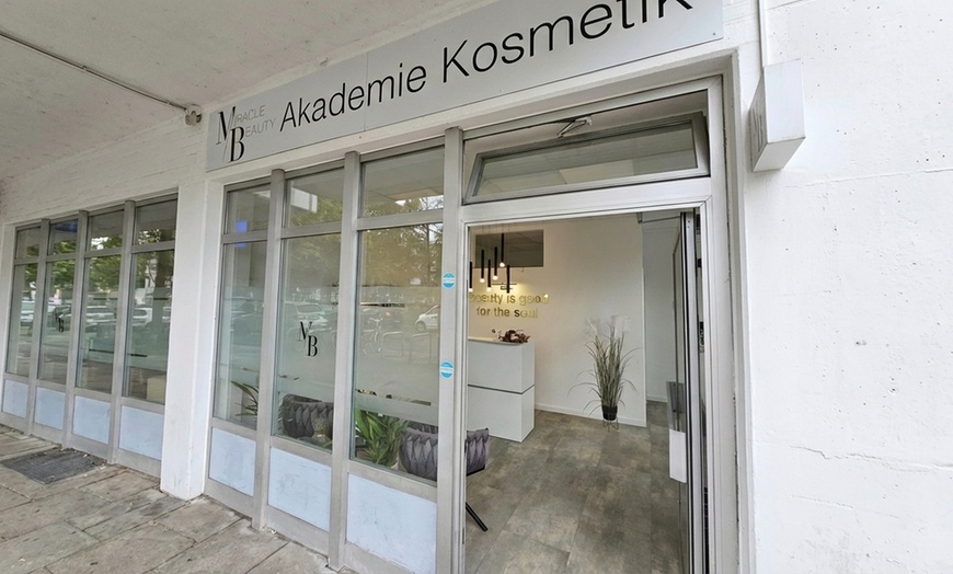 Image 5: Entfernung von Permanent Make-up oder Permanent Make-up Aqua-Lips